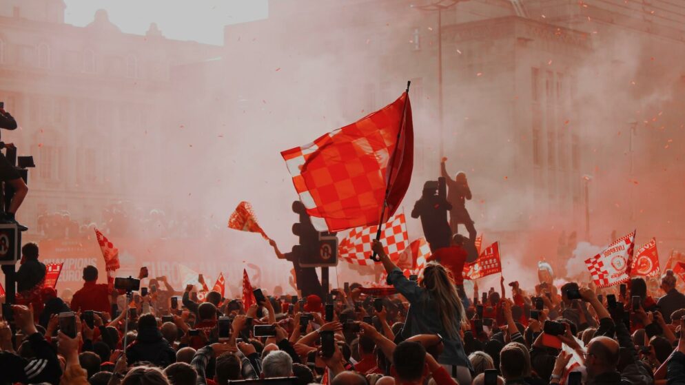 Neapel – Liverpool 4:1:Wie der Zweitplatzierte der Champions League in Neapel eine Prügelstrafe erleidet